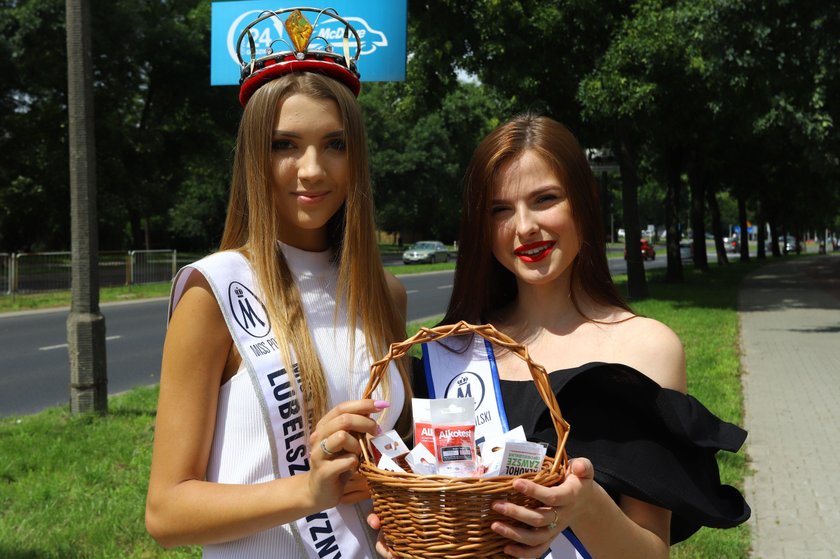 Miss w pomagały policjantom