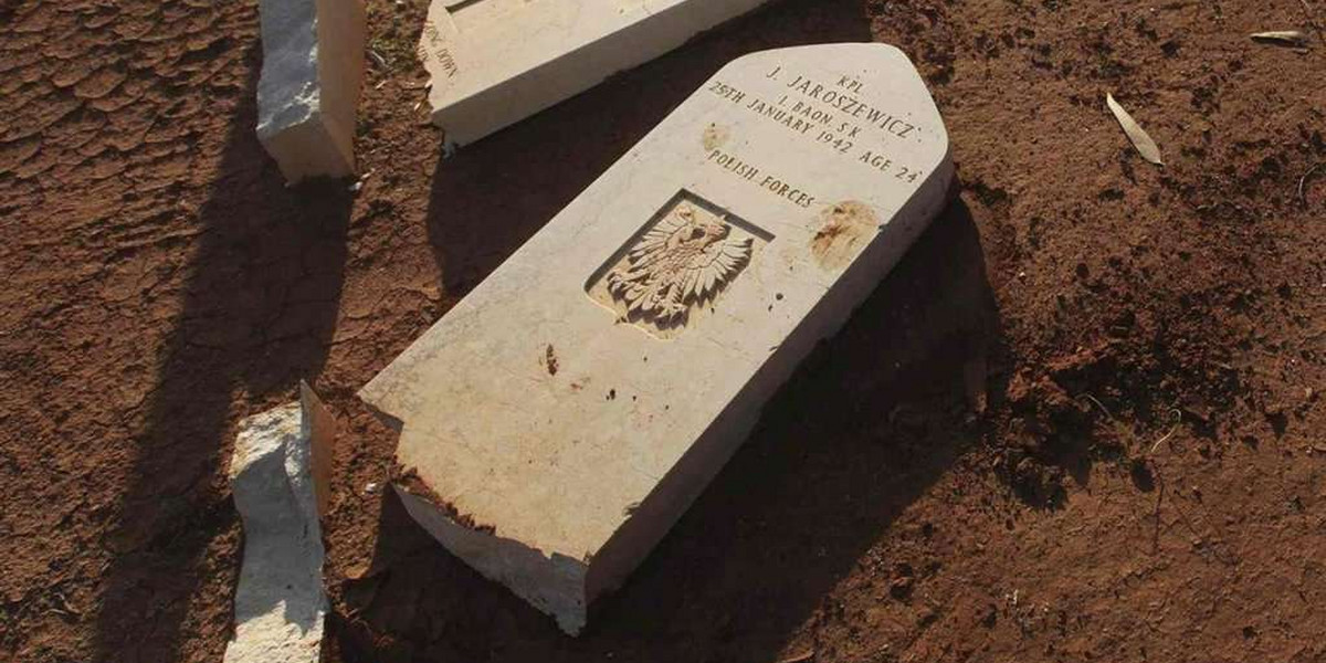 Libijscy bandyci zniszczyli grób polskiego żołnierza