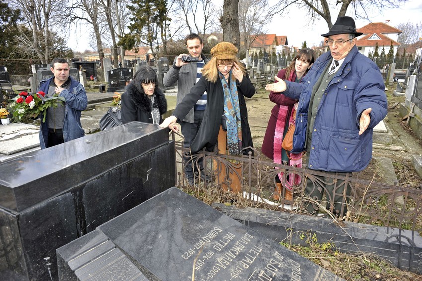 Sramota Srbije: Grobnica porodice Pitera Bogdanovića srušena pre pet godina