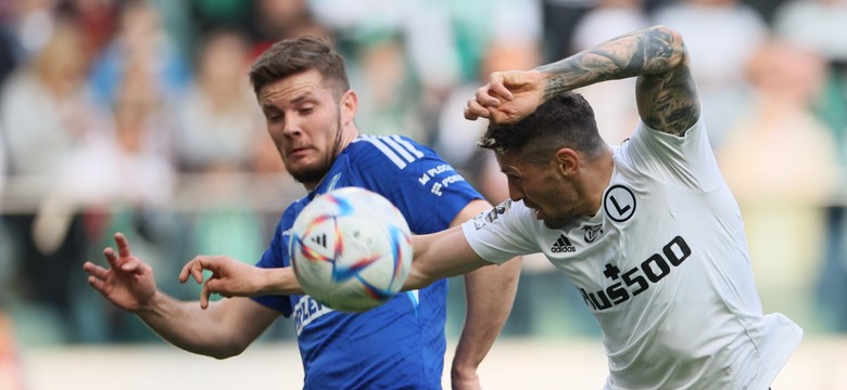 Legia Warszawa pokonała Wisłę Płock. Rzut karny i gol w doliczonym czasie gry [WIDEO]
