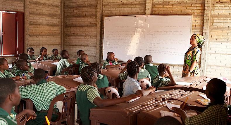 The Federal Government is bringing History back to primary and secondary school.