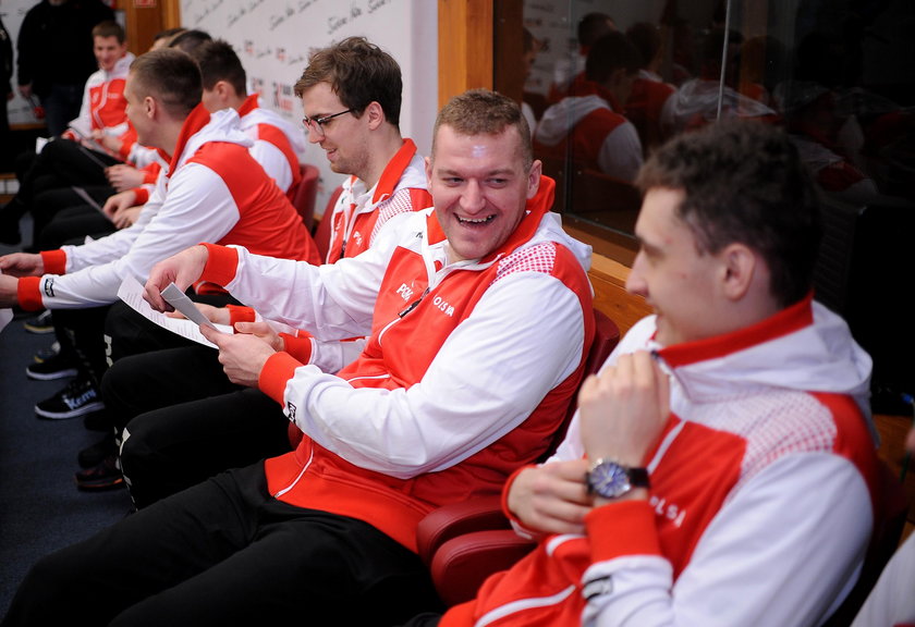 Zawodnicy reprezentacji Polski w piłce ręcznej nagrali kolędę. Niesamowity występ biało-czerwonych