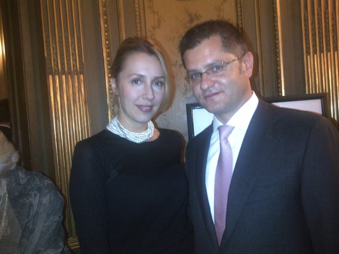 Bračni par Jeremić na izložbi u Njujorku u čast Nikole Tesle  2013. u Njujorku