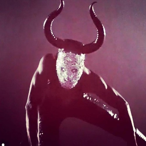 Madonna walczy z szatanem...