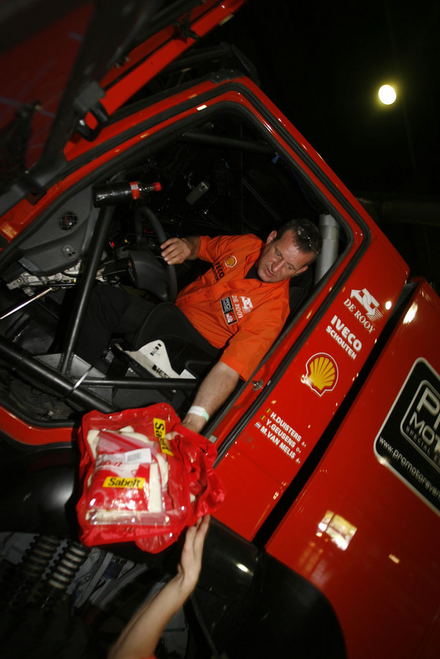 Buenos żyje Rajdem Dakar 2011 (Fot. Rallyworld©Willy Weyens)