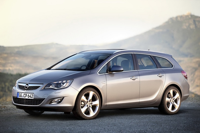 Opel Astra Sports Tourer - nie potrzebuje jej, pożądam ją