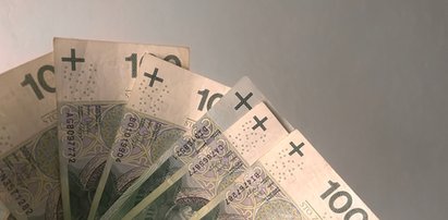 ZUS robi spore przelewy. 1,5 tys. Polaków już ma pieniądze na koncie. Chodzi o specjalne świadczenie