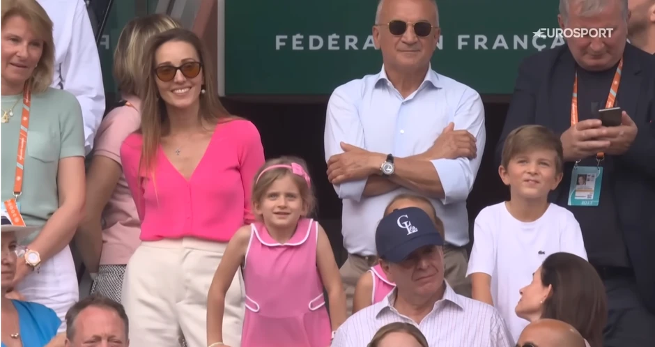 Ko je preslatka devojčica u loži Novaka Đokovića