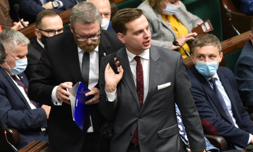 Posłowie Konfederacji opuścili Sejm.
