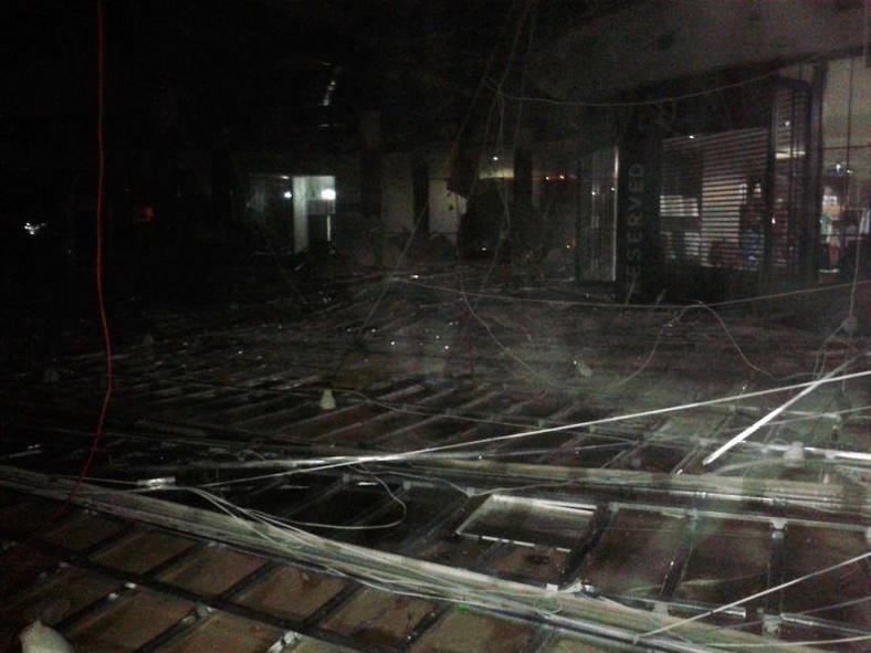 Zawalenie podwieszanego sufitu na terenie centrum handlowego Poznań City Center