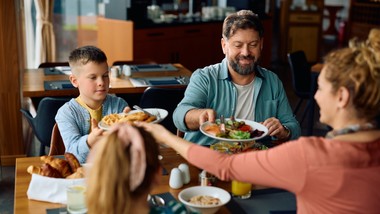 to warzywo odbudowuje wątrobę, oczyszcza jelita, przyśpiesza odchudzanie. po 50. roku życia musisz dodać je do jadłospisu