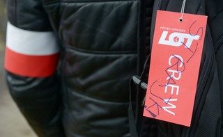 Strajk w LOT zawieszony, ale rejsy nadal odwołane