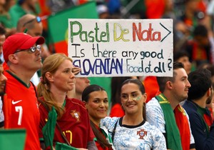 Portugalsko peckanje: 'Pastel de Nata - imaju li Slovenci uopšte nacionalno jelo?' | Foto: REUTERS/Kai Pfaffenbach