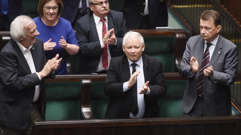 Jarosław Kaczyński bohaterem muralu. "Miłujcie się tak, jak Ja was umiłowałem"