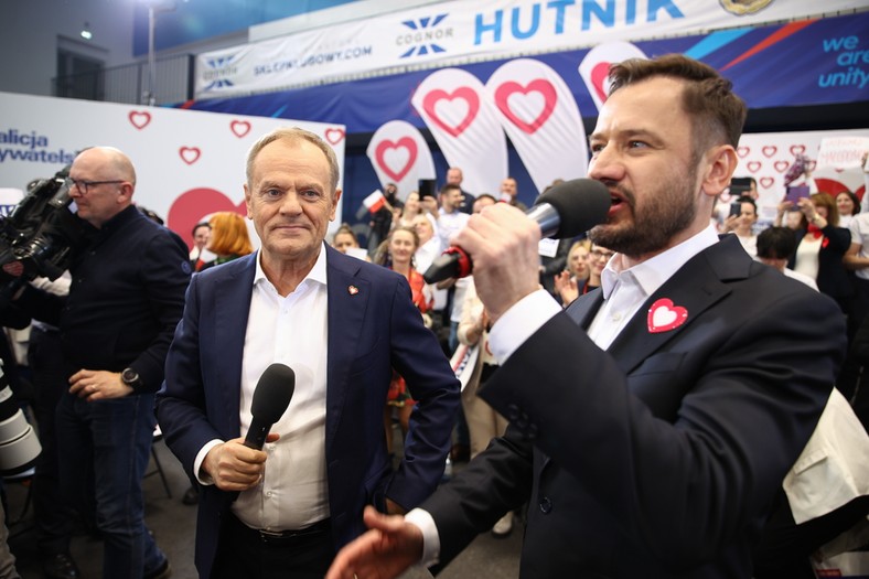 Kampania samorządowa 2024. Premier Donald Tusk i kandydat na prezydenta miasta Krakowa Aleksander Miszalski na spotkaniu otwartym w Krakowie,