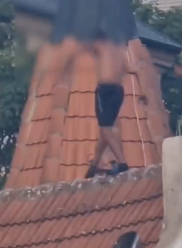 Dvojica zlodejov kradla priamo počas bieleho dňa.