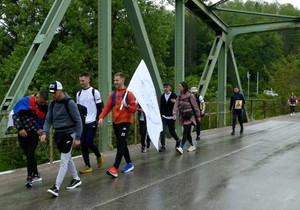 Preko 20 hodočasnika krenulo peške od Rudog do manastira Ostrog