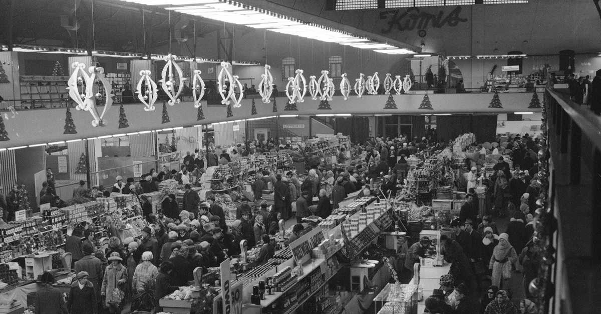 Kartki, bony i talony. QUIZ o handlu w PRL. Dostaniesz towar spod lady?