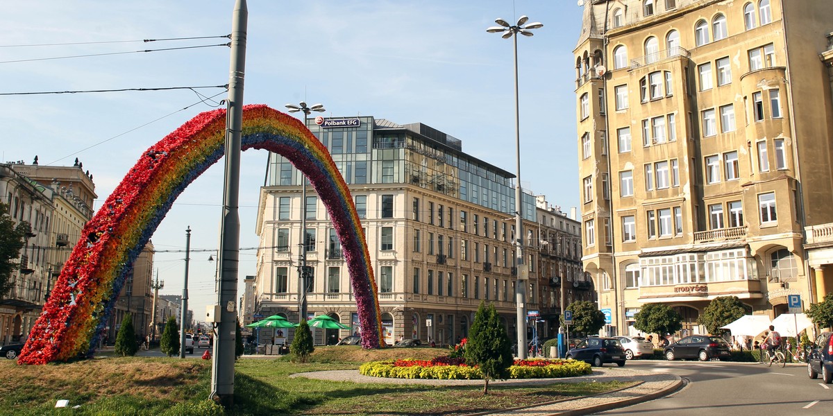 Warszawa. Tęcza powróci na Plac Zbawiciela? Zdecydują warszawiacy.