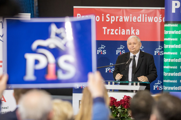 PiS po kryzysie odrabia straty, Nowoczesna po rozłamie zalicza ostry zjazd [NOWY SONDAŻ]