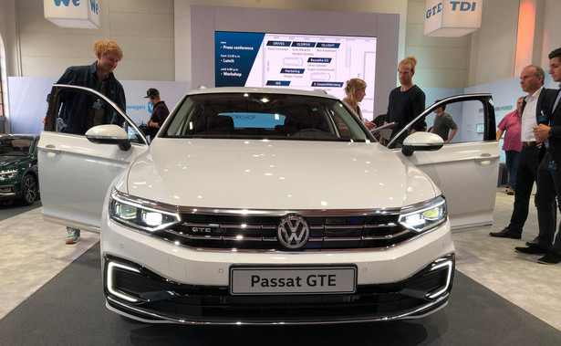 Nowy Volkswagen Passat jak Touareg. Z nową twarzą i naszpikowany innowacjami