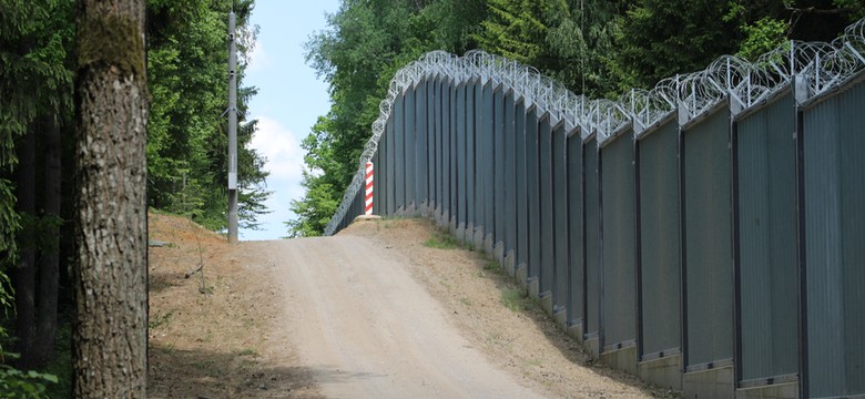 Wiceszef MSWiA zdradził, co z barierą na granicy. "Prace już się rozpoczęły"