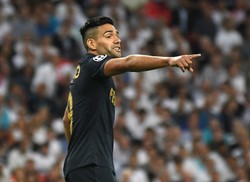 Liga francuska: Radamel Falcao trafił do szpitala z poważnym urazem głowy