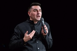 Remigiusz Grzela nowym kierownikiem literackim Teatru Żydowskiego w Warszawie