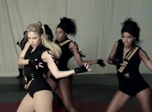 Nowa Shakira jak kolejna wersja Beyonce?