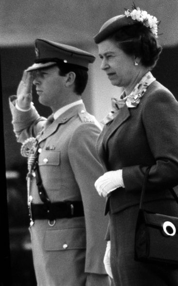 Hugh Lindsay i Elżbieta II