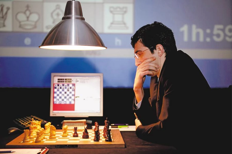 Władimir Kramnik podczas pojedynku z programem Fritz 10