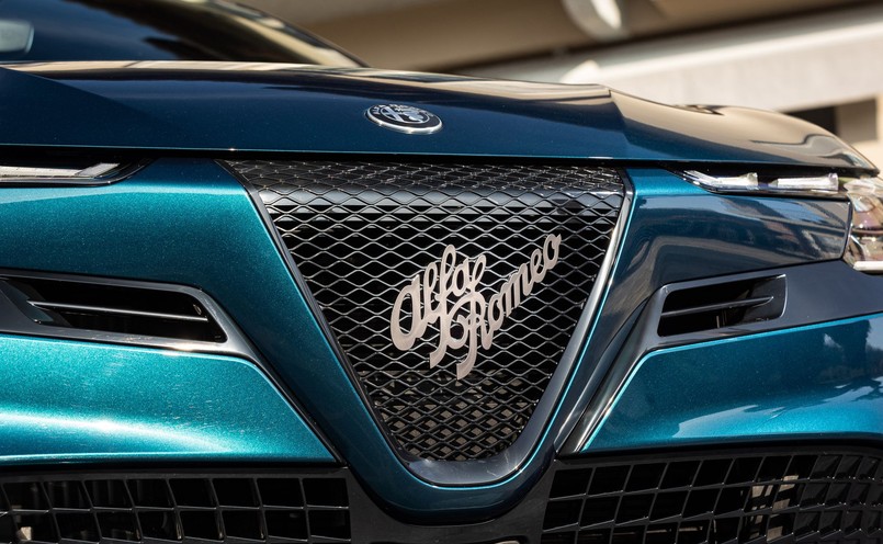 Alfa Romeo Junior Ibrida Q4