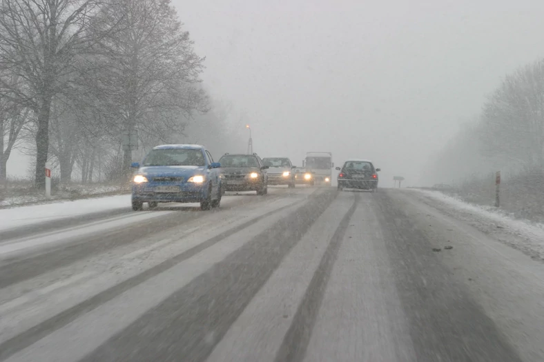 Inwazja Drogowych Bałwanów czyli pierwszy śnieg