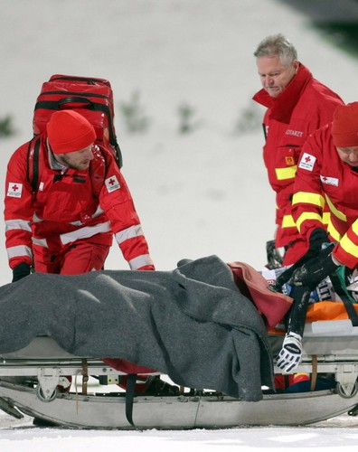 Groźny upadek Simona Ammanna