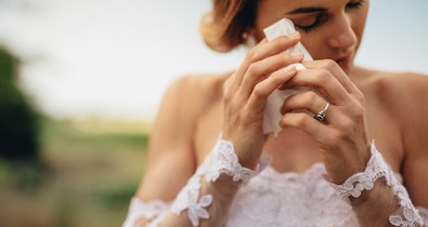 Az örömanya ellopta a show-t lánya esküvőjén, rommá savazták az internetezők a ruhája miatt