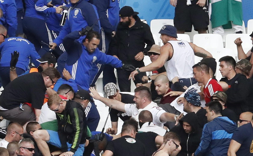 Euro 2016: Dantejskie sceny przed meczem Węgry - Islandia