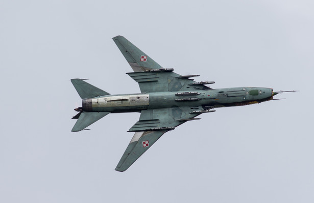 Pokaz samolotu Su-22 (mr) PAP/Tomasz Koryszko