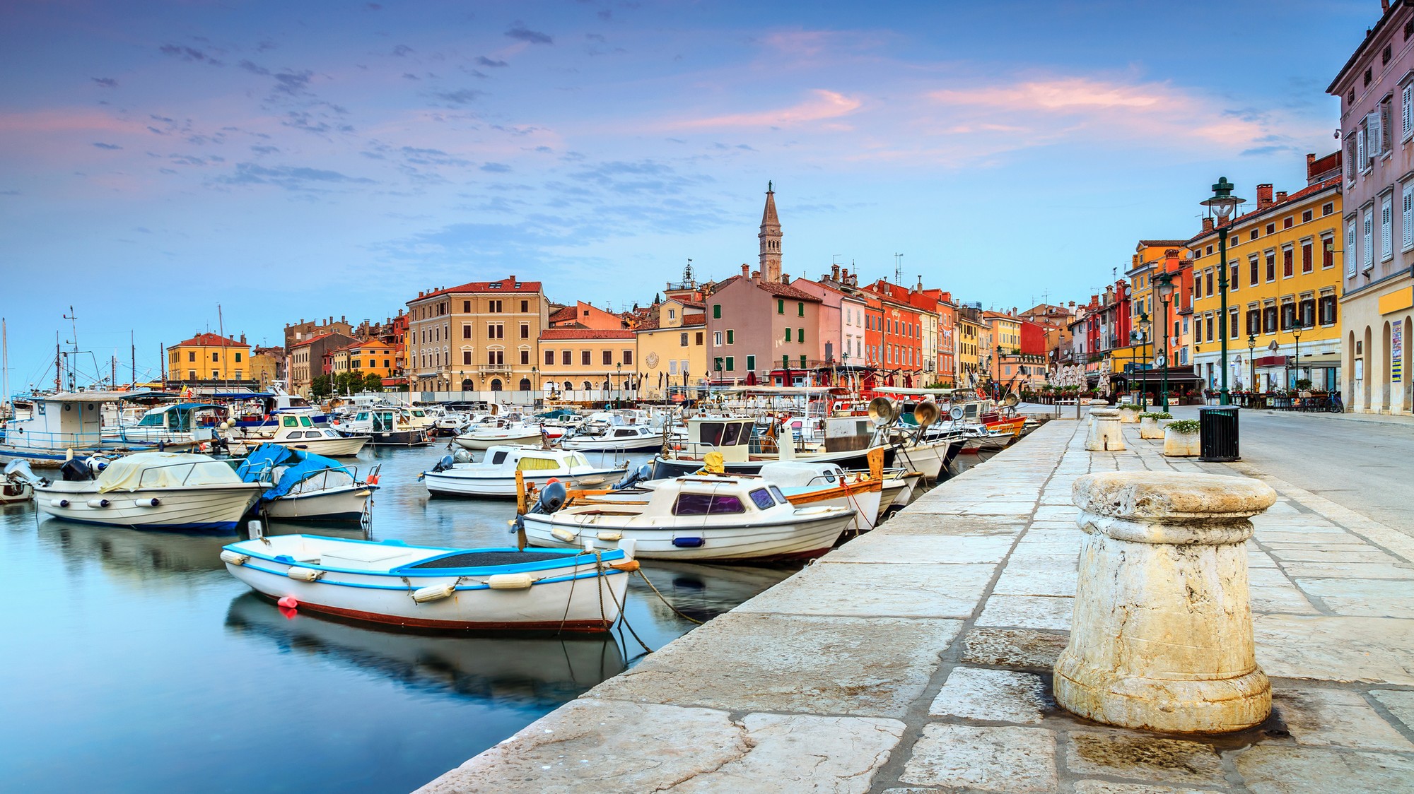 Chorvátske prístavné mesto Rovinj. (ilustračné foto)