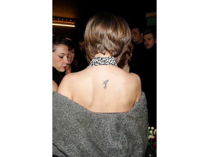 Maria Wiktoria Wałęsa zalotnie odsłaniała plecy.