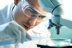 Będą eksperymenty genetyczne na ludzkich embrionach