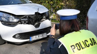 Akcja "Znicz". Policja: 16 ofiar śmiertelnych na drogach