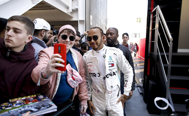 Lewis Hamilton zdradził, jak przygotowuje się do sezonu. To joga i...