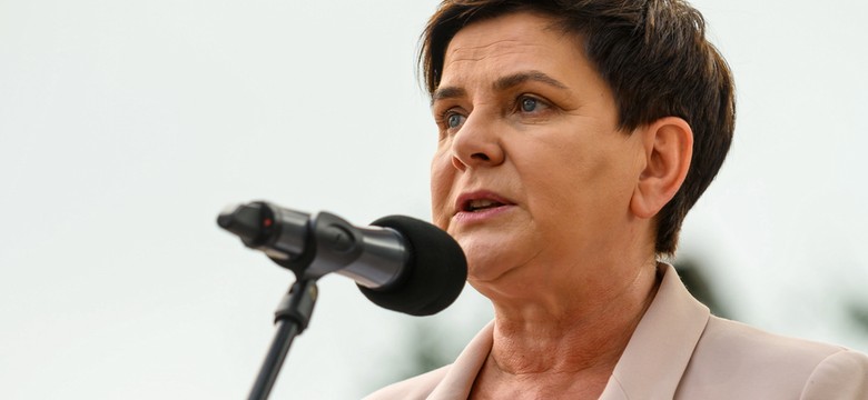 "Rz": kto z ministrów rządu Beaty Szydło oddał nagrody?