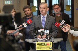 Broniarz: Pozostajemy w sporze zbiorowym. Nie zachodzą okoliczności, które miałyby nas z tego wycofać