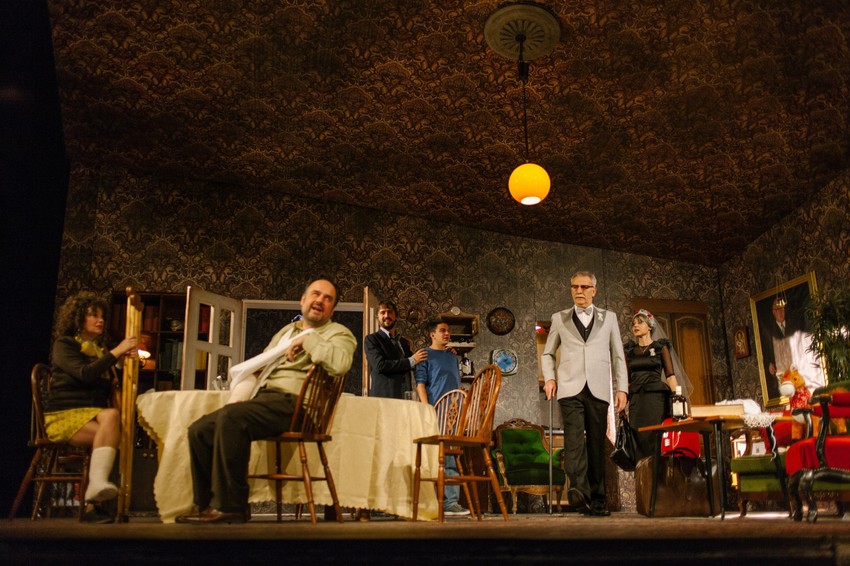 Scena iz predstave "Urnebesna tragedija"