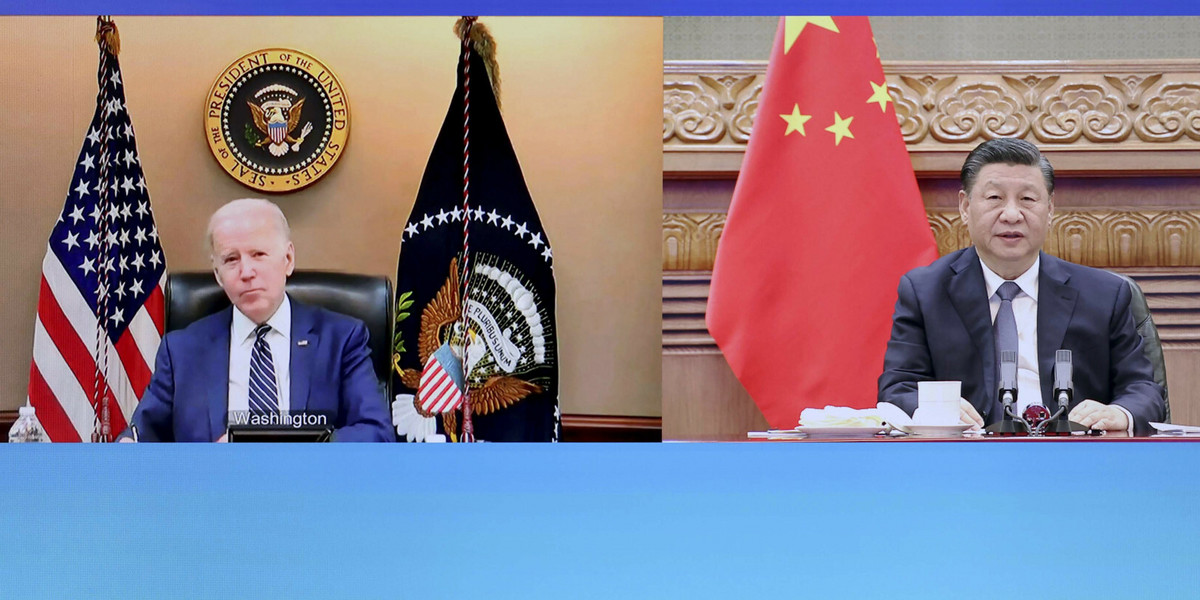 Prezydent USA Joe Biden i prezydent Chin Xi Jinping podczas wideorozmowy 18 marca 2022 r.