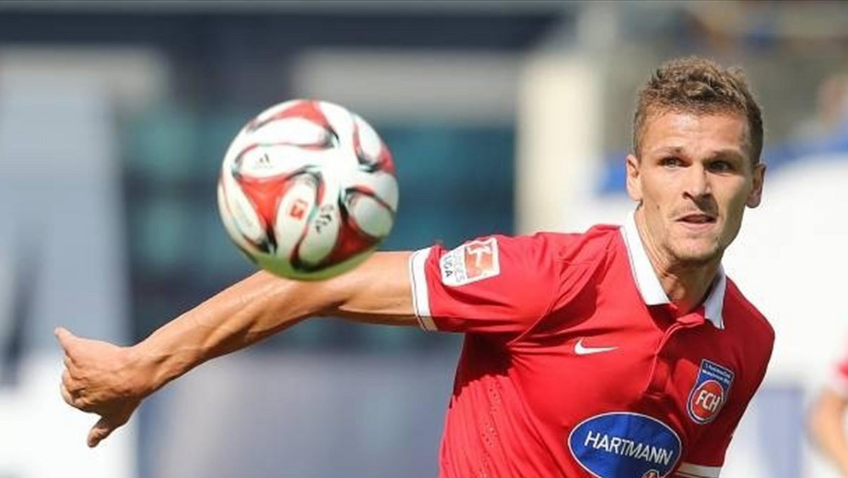 Mający 25 lat Mathias Wittek, który jest stoperem beniaminka 2. Bundesligi 1. FC Heidenheim, po raz kolejny wyraził chęć gry dla reprezentacji Polski, a w najbliższym czasie ma się spotkać z wysłannikiem PZPN. Mieszkający niemal od urodzenia w Niemczech obrońca mógłby być alternatywą dla Łukasza Szukały - pisze "Przegląd Sportowy".