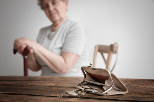 Renta wdowia budzi kontrowersje. Seniorzy piszą petycje do prezydenta