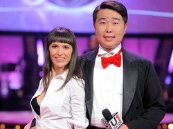 Bilguun nie lubi siedzieć za biurkiem. Twierdzi, że boli go...