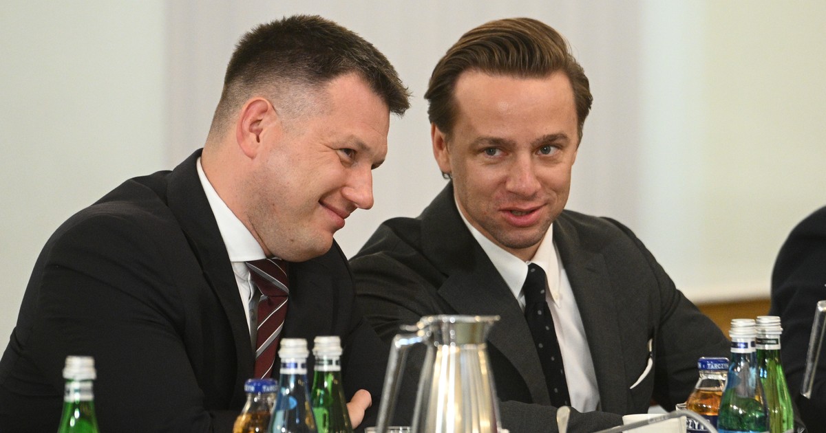 Służalczość PiS wobec Trumpa jest żenująca. Konfederacja już zaciera ręce [OPINIA]